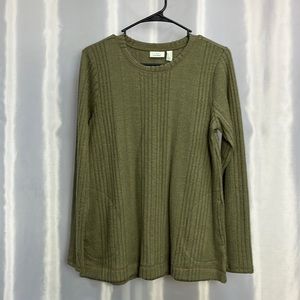 LOGO women’s top with pockets. New